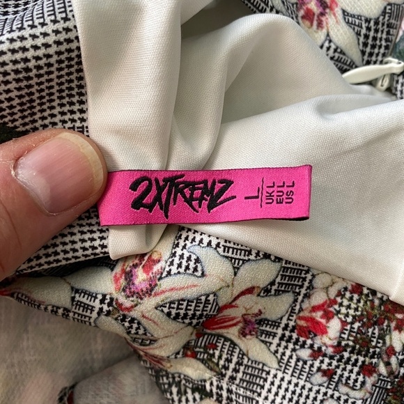 2Xtremz Womens Multi Floral Print Asymmetrical Maxi Skirt Size Large Cottagecore - Picture 7 of 15